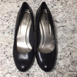 Black Size 7 Comfort Plus  Karmen Heels.
